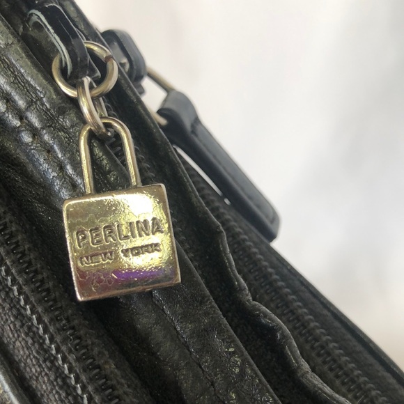 PERLINA vintage black leather shoulder bag. 3 way zipper openings. Holds 5 cards - Picture 3 of 14